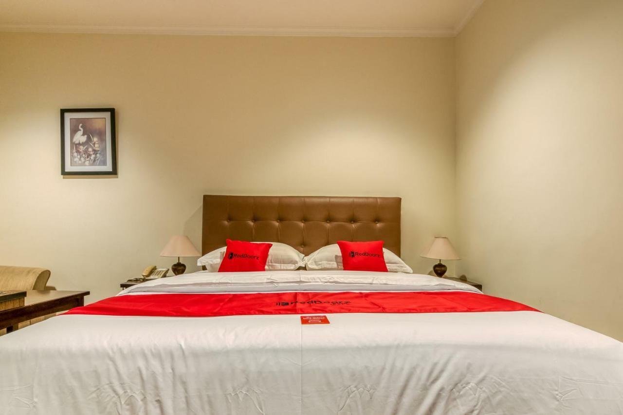 RedDoorz Plus near Dharmawangsa Square Dżakarta Zewnętrze zdjęcie